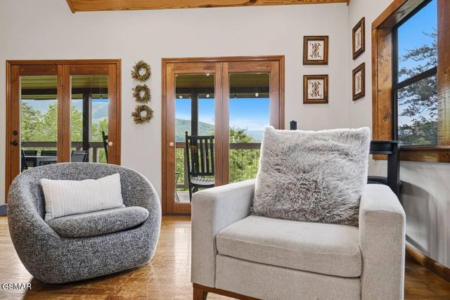 859 Pinnacle Vista Road, Gatlinburg, TN 37738