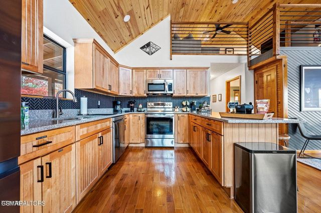 859 Pinnacle Vista Road, Gatlinburg, TN 37738