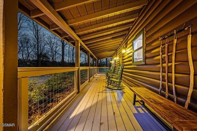 859 Pinnacle Vista Road, Gatlinburg, TN 37738