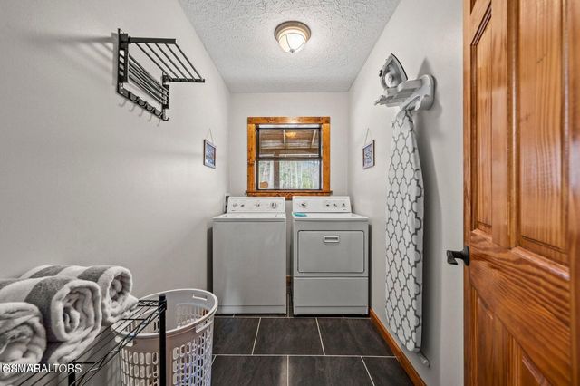859 Pinnacle Vista Road, Gatlinburg, TN 37738
