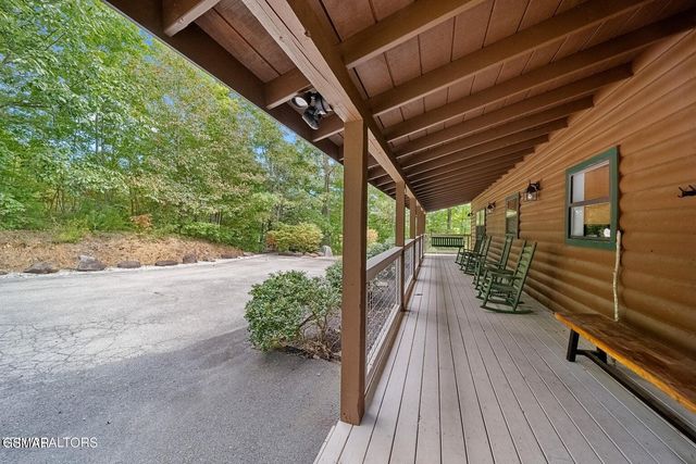 859 Pinnacle Vista Road, Gatlinburg, TN 37738