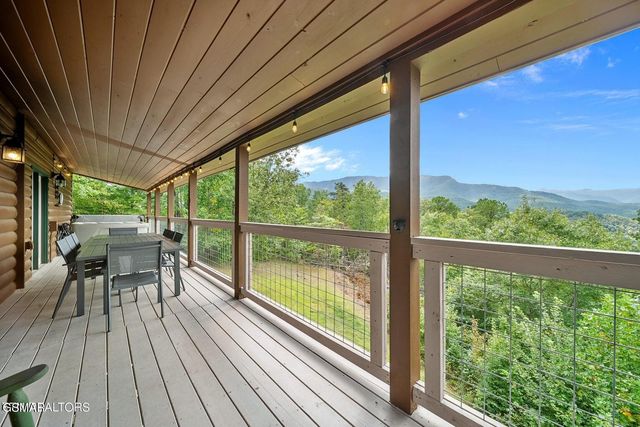 859 Pinnacle Vista Road, Gatlinburg, TN 37738