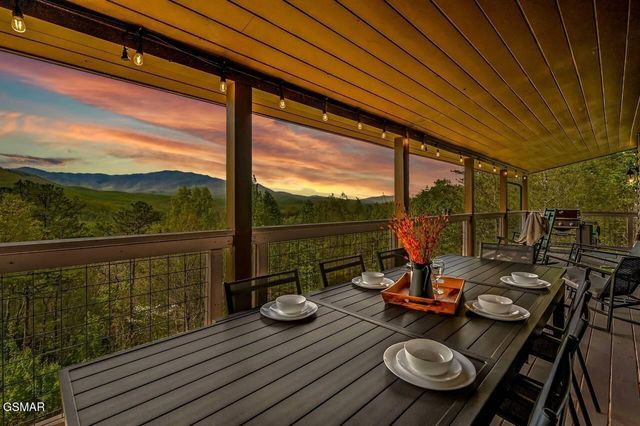 859 Pinnacle Vista Road, Gatlinburg, TN 37738
