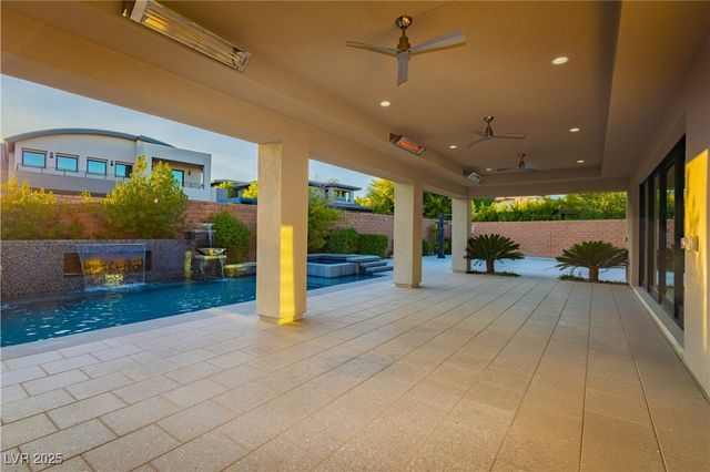 94 Glade Hollow Drive, Las Vegas, NV 89135