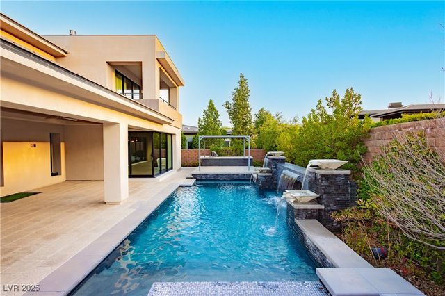 94 Glade Hollow Drive, Las Vegas, NV 89135