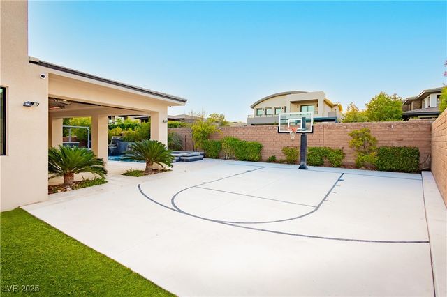 94 Glade Hollow Drive, Las Vegas, NV 89135