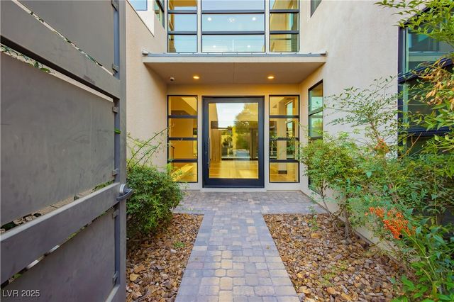 94 Glade Hollow Drive, Las Vegas, NV 89135