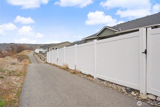 436 Hammond Lane, Rock Island, WA 98850