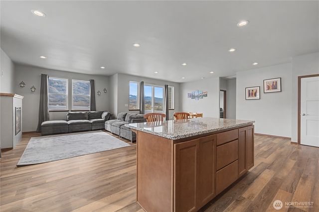 436 Hammond Lane, Rock Island, WA 98850