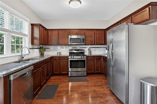 4130 Glenaire Way NW, Acworth, GA 30101