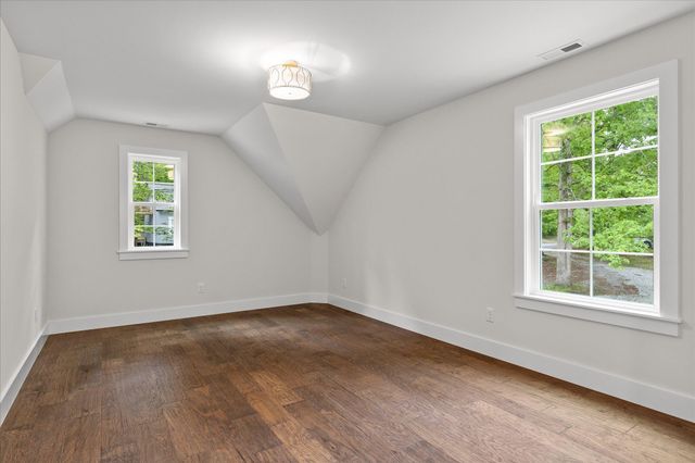 2119 Oak Street, Signal Mountain, TN 37377