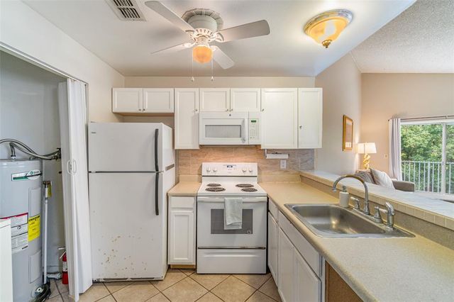 2560 WOODGATE BOULEVARD 207, Orlando, FL 32822