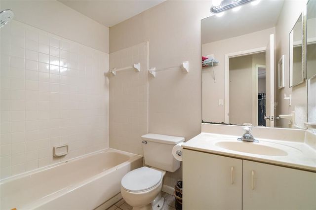 2560 WOODGATE BOULEVARD 207, Orlando, FL 32822