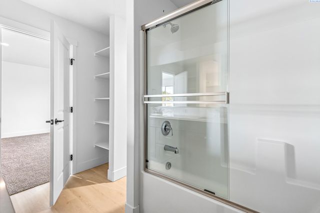 7479 Grapevine Ct, West Richland, WA 99353