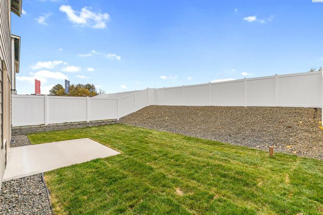 7479 Grapevine Ct, West Richland, WA 99353