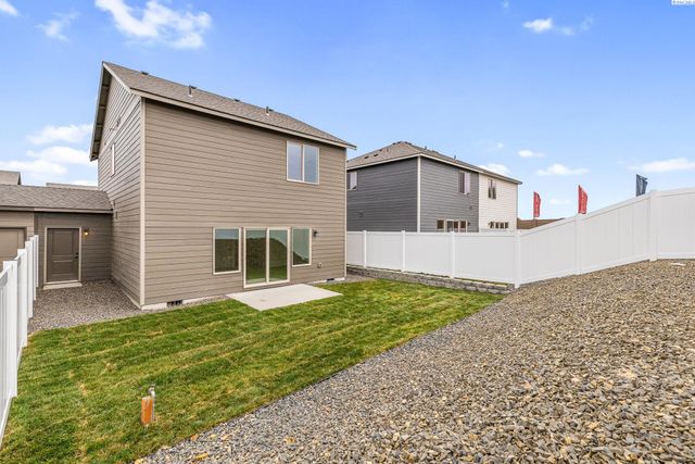 7479 Grapevine Ct, West Richland, WA 99353