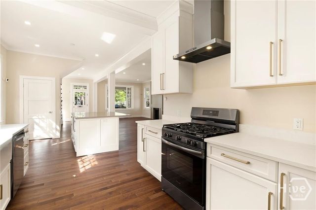 627 W 37th Street, Savannah, GA 31401