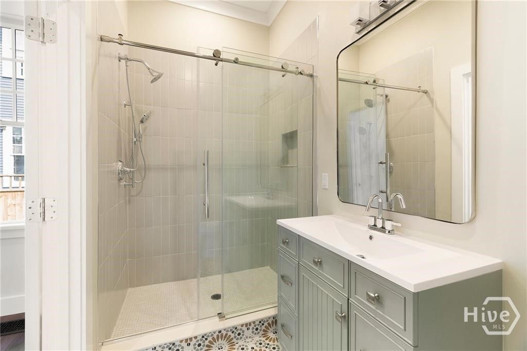 Image 11 of property listing at 627 W 37th Street, Savannah, GA 31401