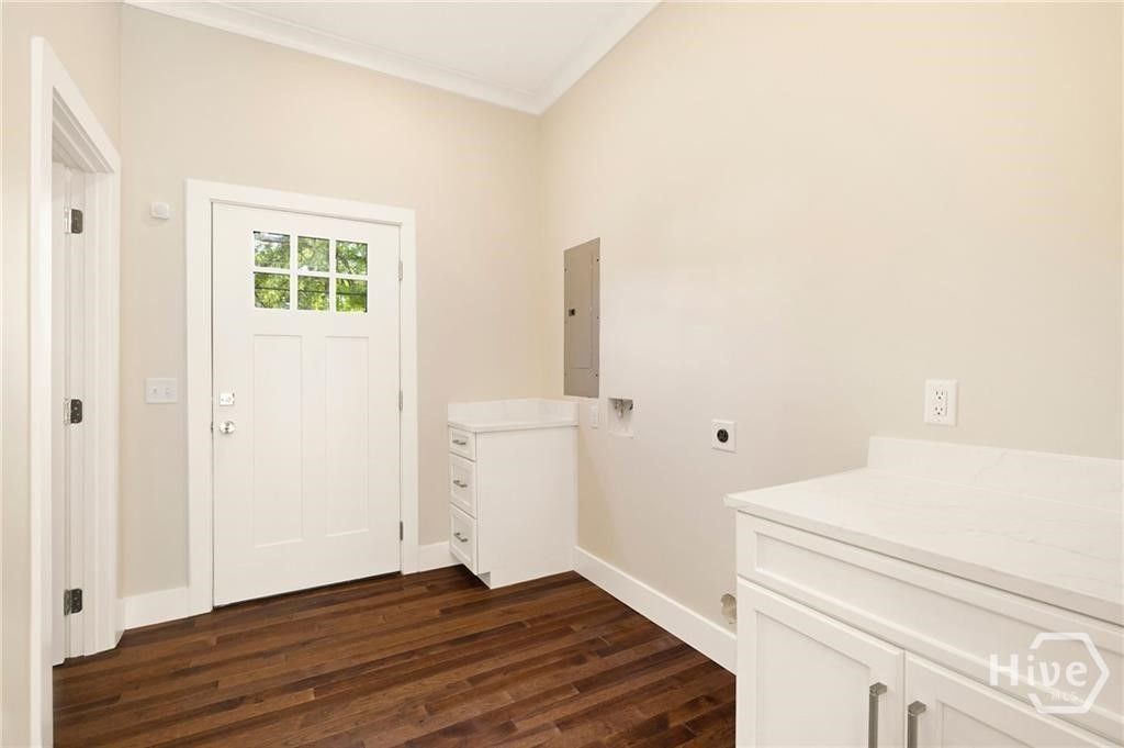 Image 17 of property listing at 627 W 37th Street, Savannah, GA 31401