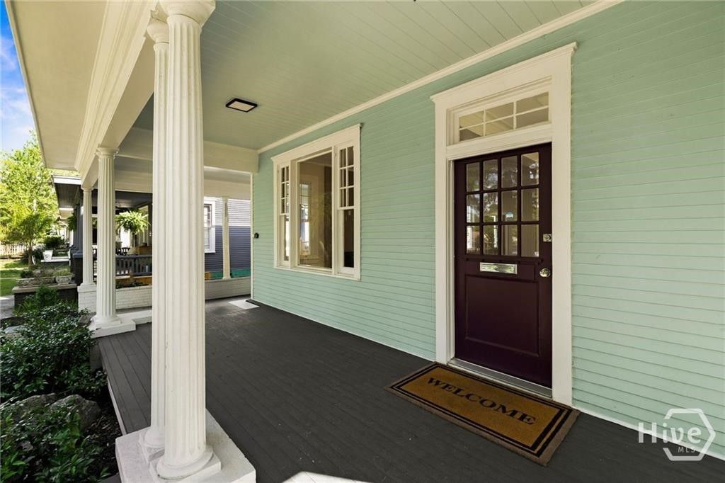 Image 2 of property listing at 627 W 37th Street, Savannah, GA 31401