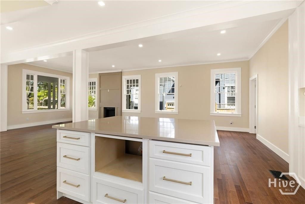 Image 25 of property listing at 627 W 37th Street, Savannah, GA 31401