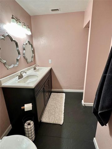 824 NW 124TH DRIVE, Newberry, FL 32669