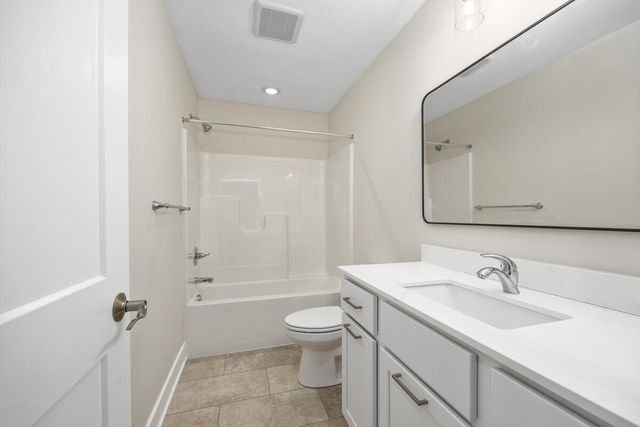 2221 Watertown Way Ne, City Of Grand Rapids, MI 49505