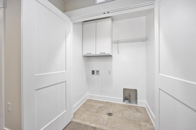 2221 Watertown Way Ne, City Of Grand Rapids, MI 49505