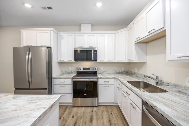 2221 Watertown Way Ne, City Of Grand Rapids, MI 49505