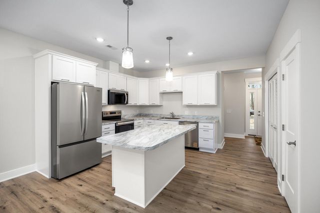 2221 Watertown Way Ne, City Of Grand Rapids, MI 49505