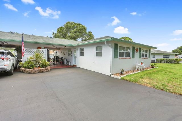 841 Meadowlark Ln, Delray Beach, FL 33445