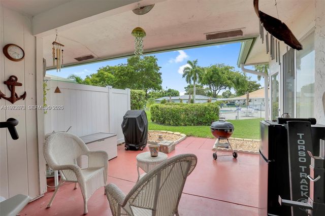841 Meadowlark Ln, Delray Beach, FL 33445