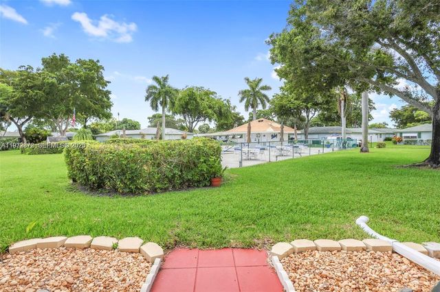 841 Meadowlark Ln, Delray Beach, FL 33445