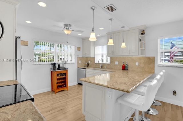 841 Meadowlark Ln, Delray Beach, FL 33445