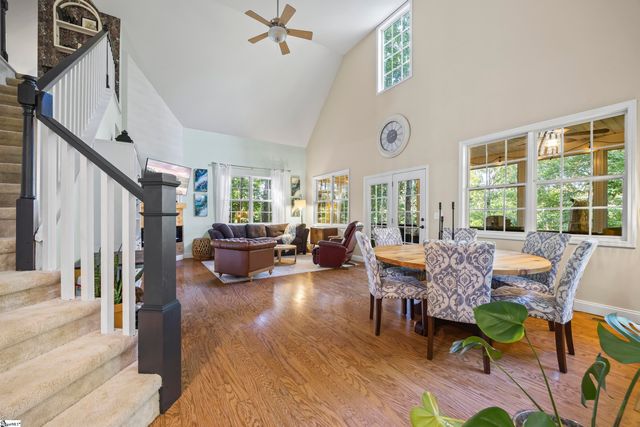 141 W Waters Edge Lane, West Union, SC 29696