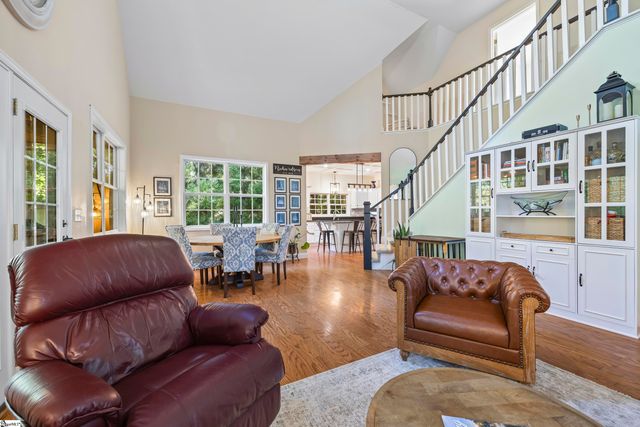 141 W Waters Edge Lane, West Union, SC 29696