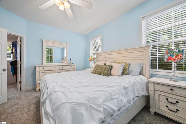 141 W Waters Edge Lane, West Union, SC 29696