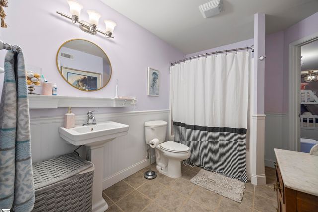 141 W Waters Edge Lane, West Union, SC 29696