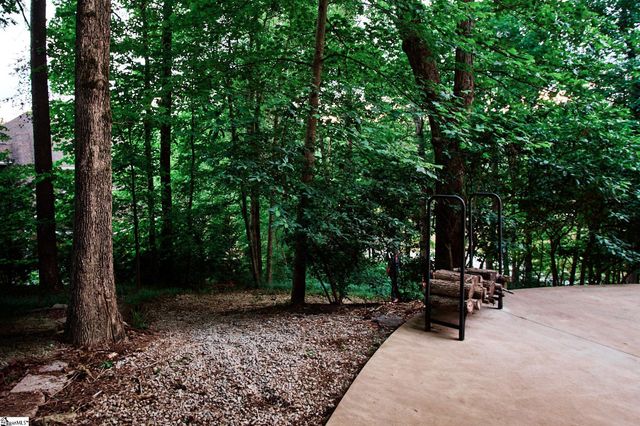 141 W Waters Edge Lane, West Union, SC 29696