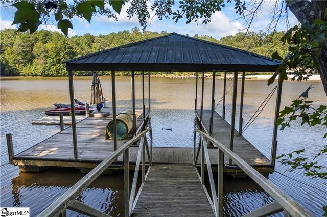 141 W Waters Edge Lane, West Union, SC 29696