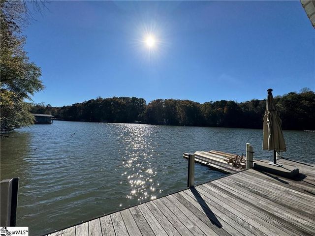 141 W Waters Edge Lane, West Union, SC 29696