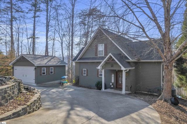 141 W Waters Edge Lane, West Union, SC 29696