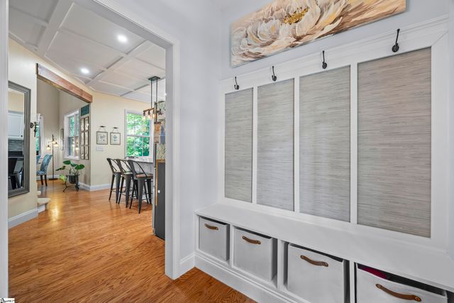 141 W Waters Edge Lane, West Union, SC 29696