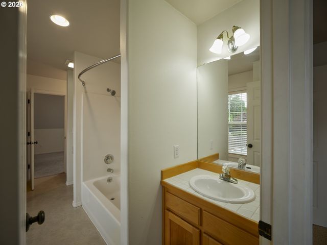 2205 Nw 138TH St, Vancouver, WA 98685