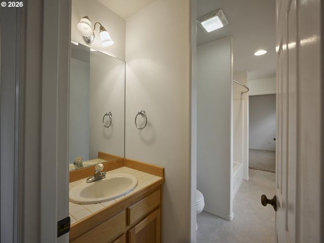 2205 Nw 138TH St, Vancouver, WA 98685