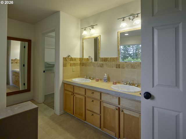 2205 Nw 138TH St, Vancouver, WA 98685