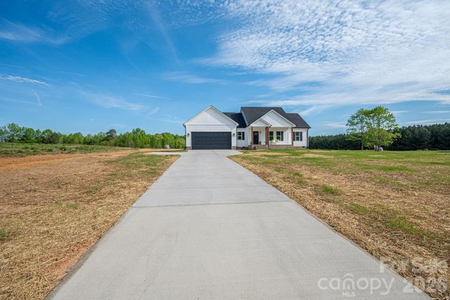 6268 Hill Gates Trail 36, Cherryville, NC 28021