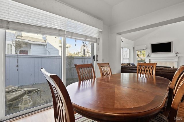 46 Mariners Cir, San Rafael, CA 94903