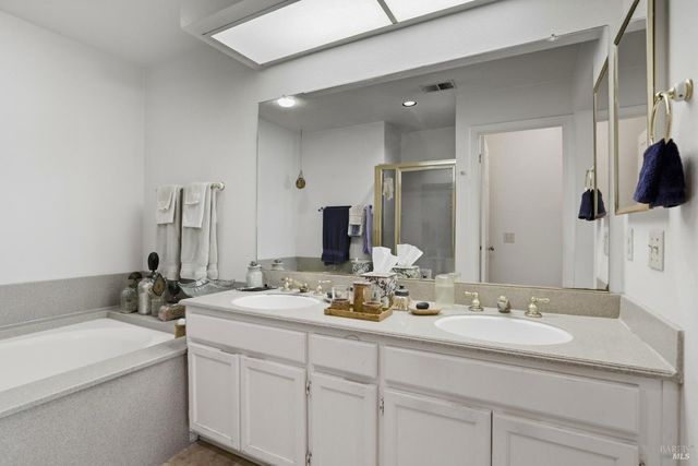 46 Mariners Cir, San Rafael, CA 94903