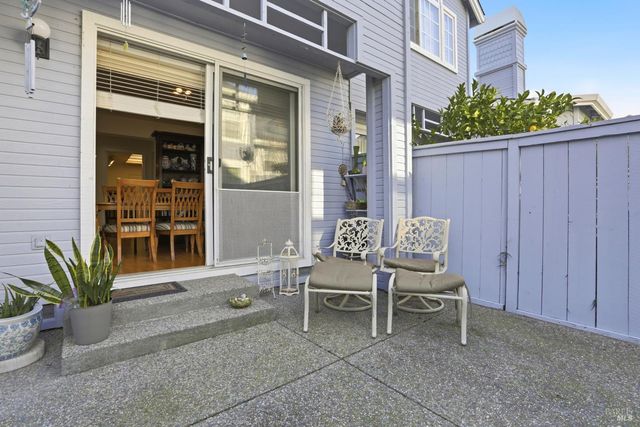 46 Mariners Cir, San Rafael, CA 94903